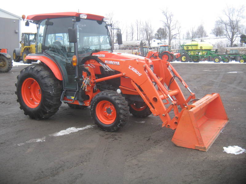 Tractors - Compact  Kubota L4060 HST Tractor  Photo